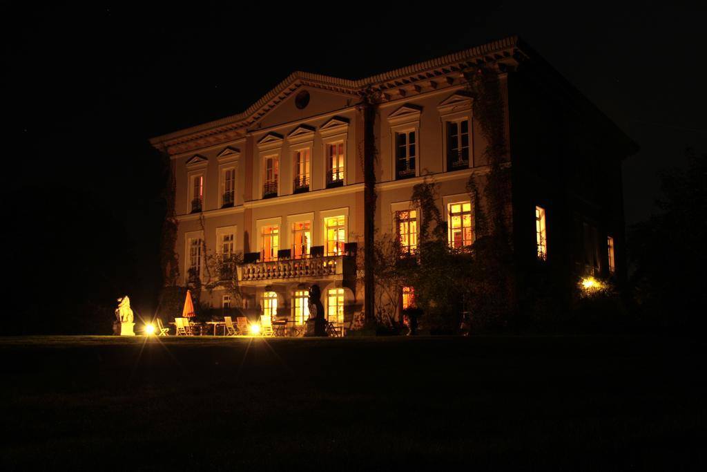贝兹尔城堡住宿加早餐旅馆 Sixt-sur-Aff 外观 照片